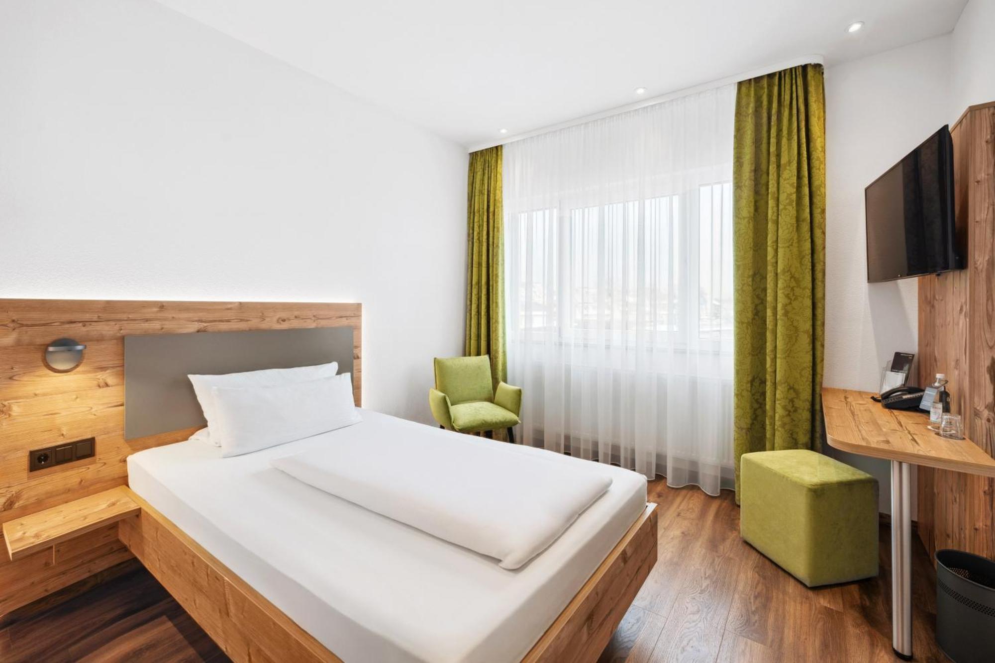 Hotel Zeppelin Лаупгайм Екстер'єр фото